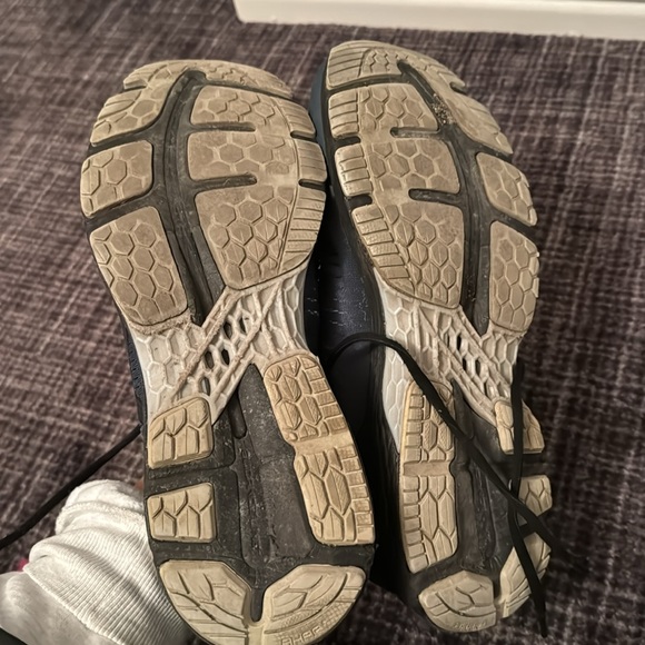 Men’s ASICS running shoe - size 10.5 - Picture 4 of 5